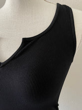 Load image into Gallery viewer, Sleeveless On The Go Top (Black)
