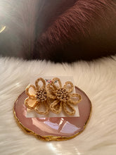 Load image into Gallery viewer, Raffia Flower Earrings
